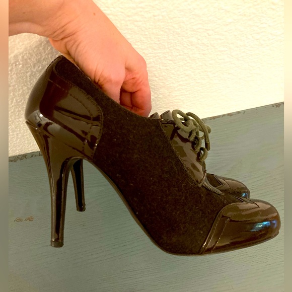 Circa Joan and David stiletto ankle booties - Picture 3 of 7